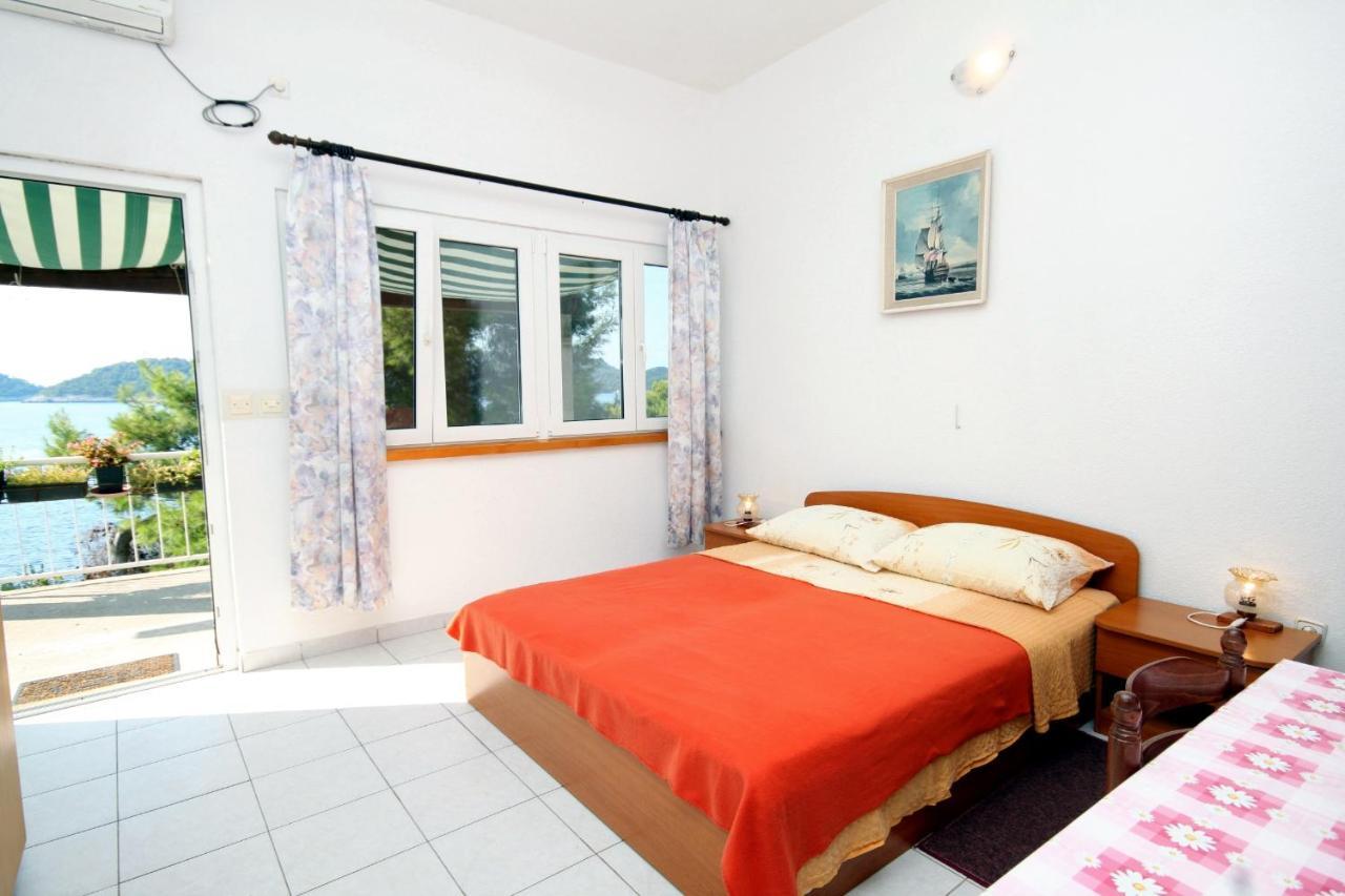 Apartments By The Sea Ubli, Lastovo - 8354 Uble Exteriér fotografie