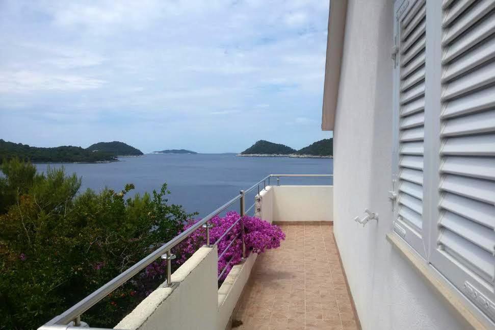 Apartments By The Sea Ubli, Lastovo - 8354 Uble Exteriér fotografie